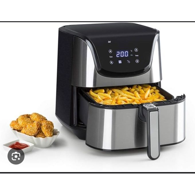 une friteuse à air (air fryer) avec un écran digital indiquant une température de 200°C. une friteuse à air (air fryer) avec un écran digital indiquant une température de 200°C.