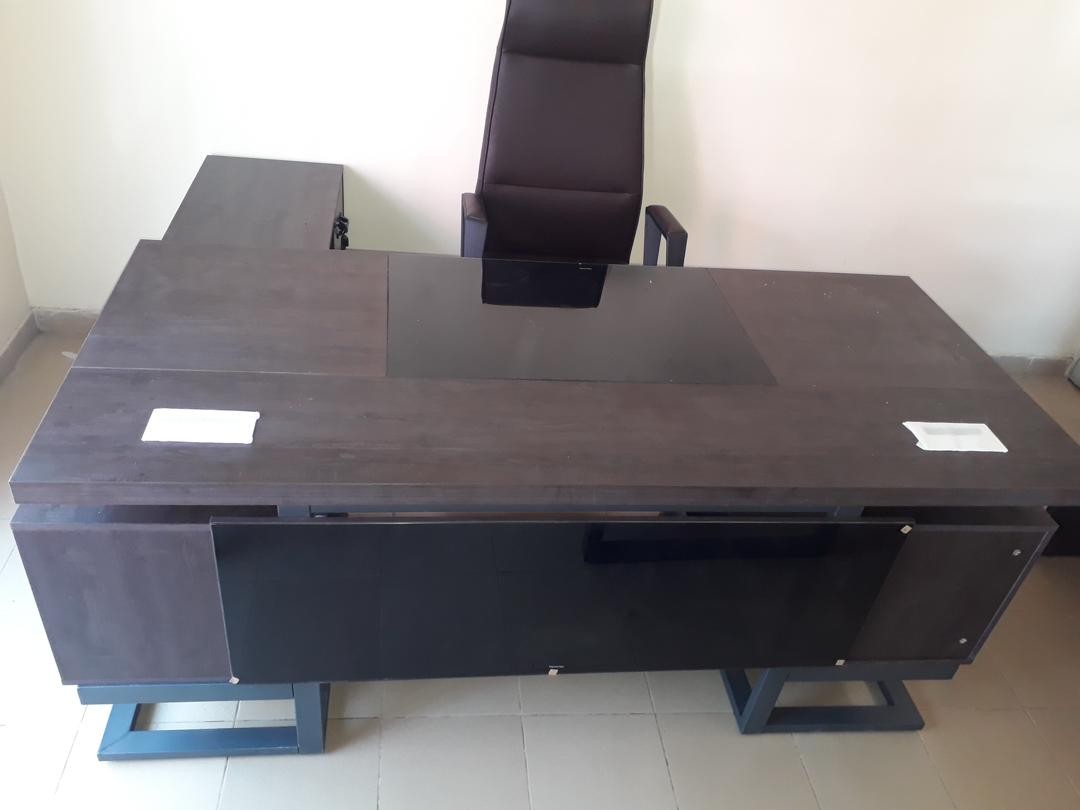 Ensemble Bureau Avec Retour Plus Fauteuil Ministre Ensemble Bureau Avec Retour Plus Fauteuil Ministre