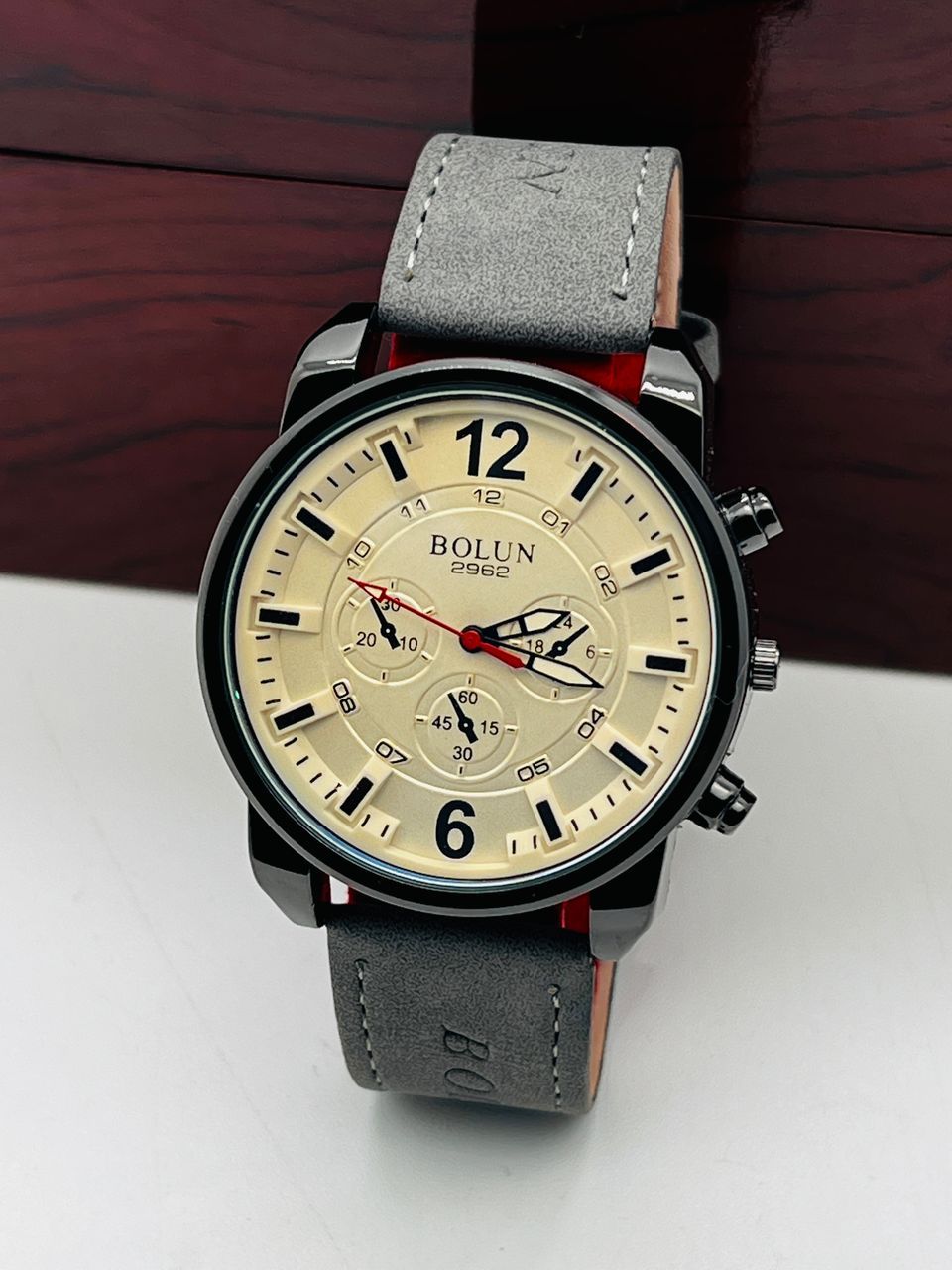 WhatsApp Image 2025-07-11 à 13.00.12_fde4030d Montre BOLUN Gris Clair – Image 1
